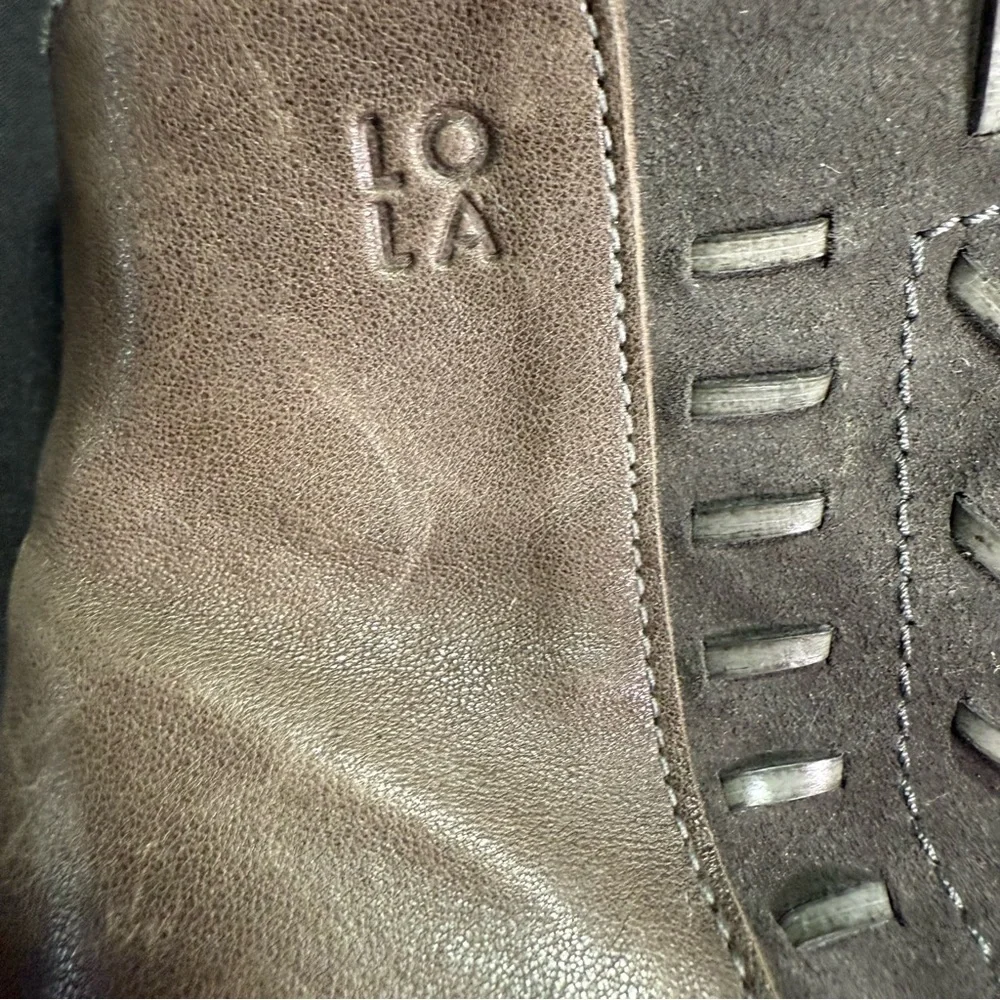 Lola Women's Chic Tan Ankle Boots - Picture 11 of 11